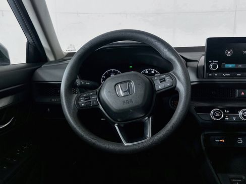 Used 2023 Honda CR-V LX image 17