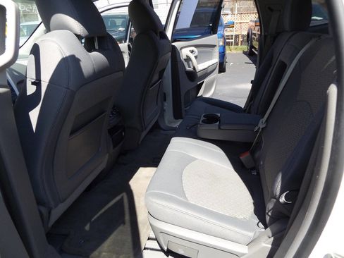 Used 2012 Chevrolet Traverse LS FWD image 16