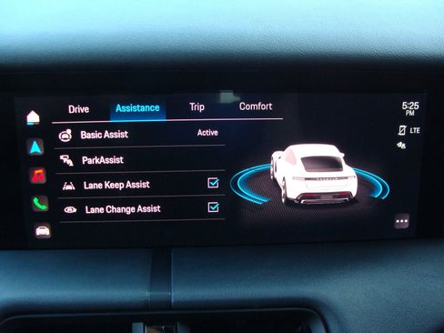 Used 2022 Porsche Taycan image 19