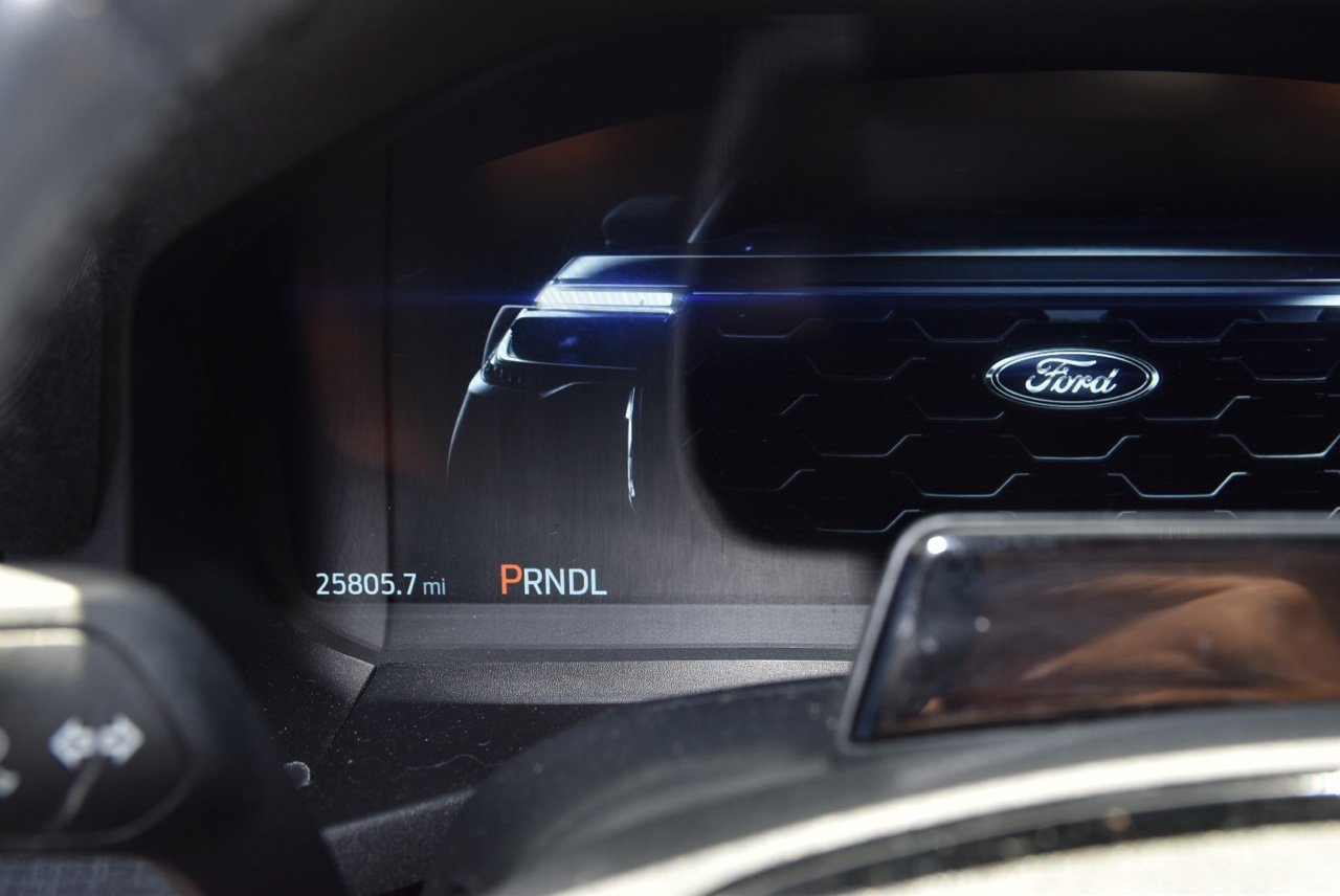 Certified 2025 Ford Explorer Platinum w/ Ultimate Package AWD/4WD image 8