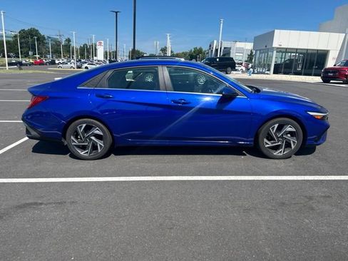 Used 2024 Hyundai Elantra Limited FWD image 5