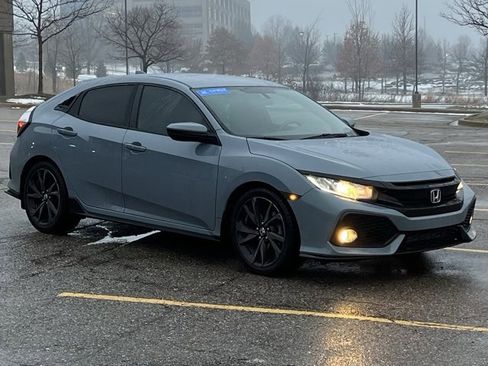 Used 2017 Honda Civic Sport image 9