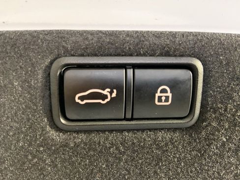 Used 2018 Genesis G80 3.3T Sport image 21