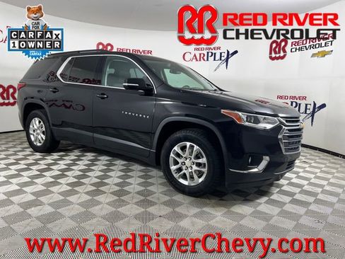 Used 2020 Chevrolet Traverse LT image 1