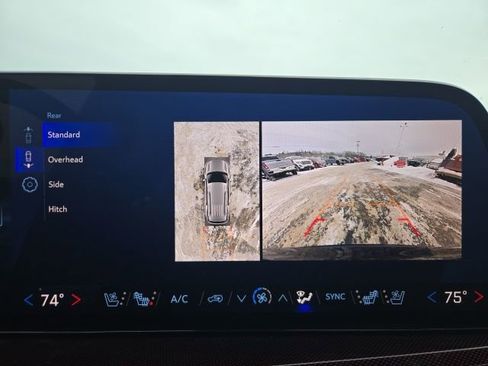 Used 2025 Chevrolet Traverse RS image 40