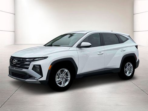 New 2026 Hyundai Tucson SE FWD image 2