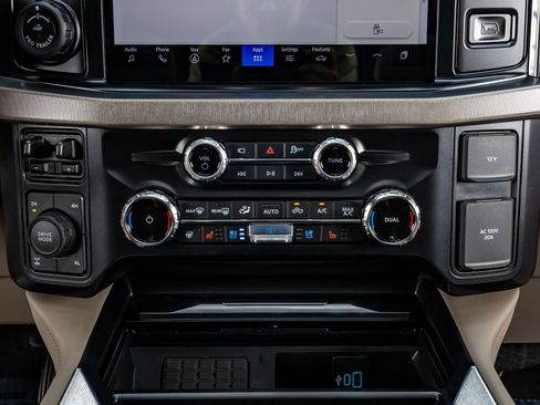 Used 2026 Ford F350 Platinum w/ Platinum Plus Package AWD/4WD image 28