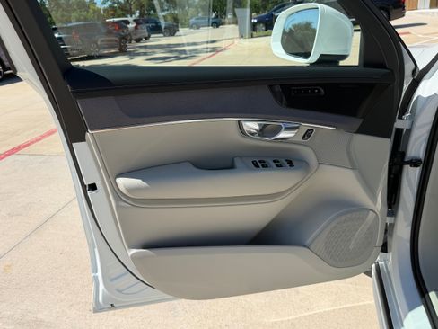 Certified 2026 Volvo XC90 T8 Ultra w/ Protection Package Premier AWD/4WD image 23