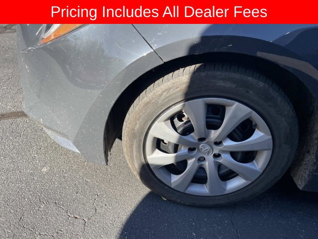 Used 2023 Toyota Corolla LE FWD image 2