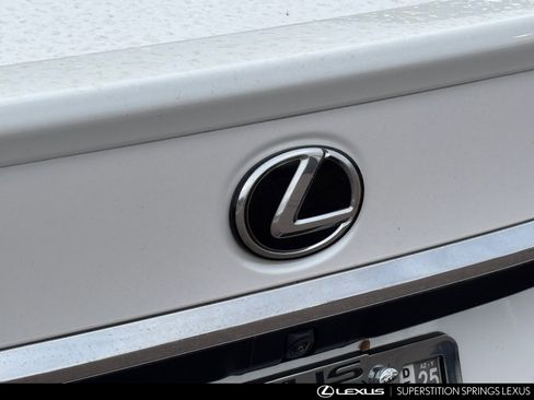 Used 2023 Lexus ES 300h w/ Premium Package image 10