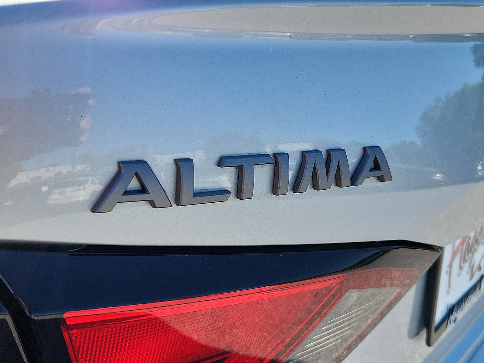 Used 2024 Nissan Altima 2.5 SR FWD image 30