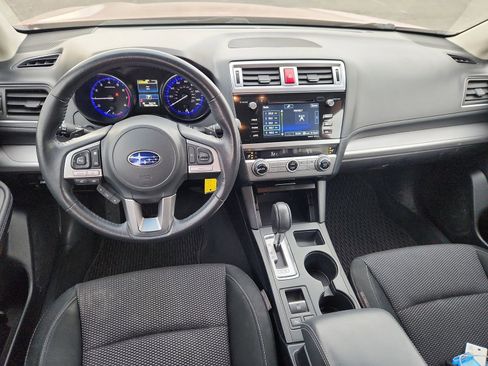 Used 2017 Subaru Outback 2.5i Premium image 9
