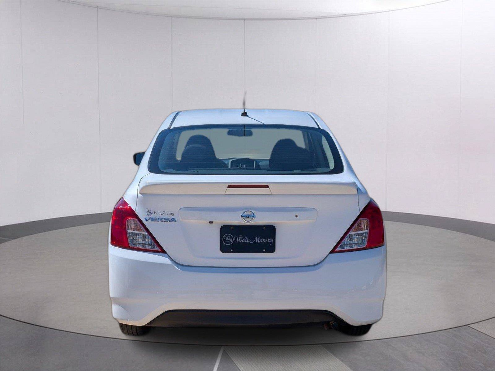 Used 2019 Nissan Versa S Plus FWD image 4