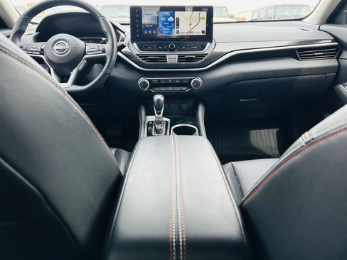 Used 2024 Nissan Altima 2.5 SR w/ SR Premium Package image 21