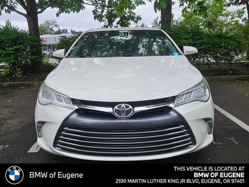 Used 2017 Toyota Camry XLE FWD image 7