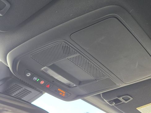 Used 2025 GMC Terrain Elevation image 30