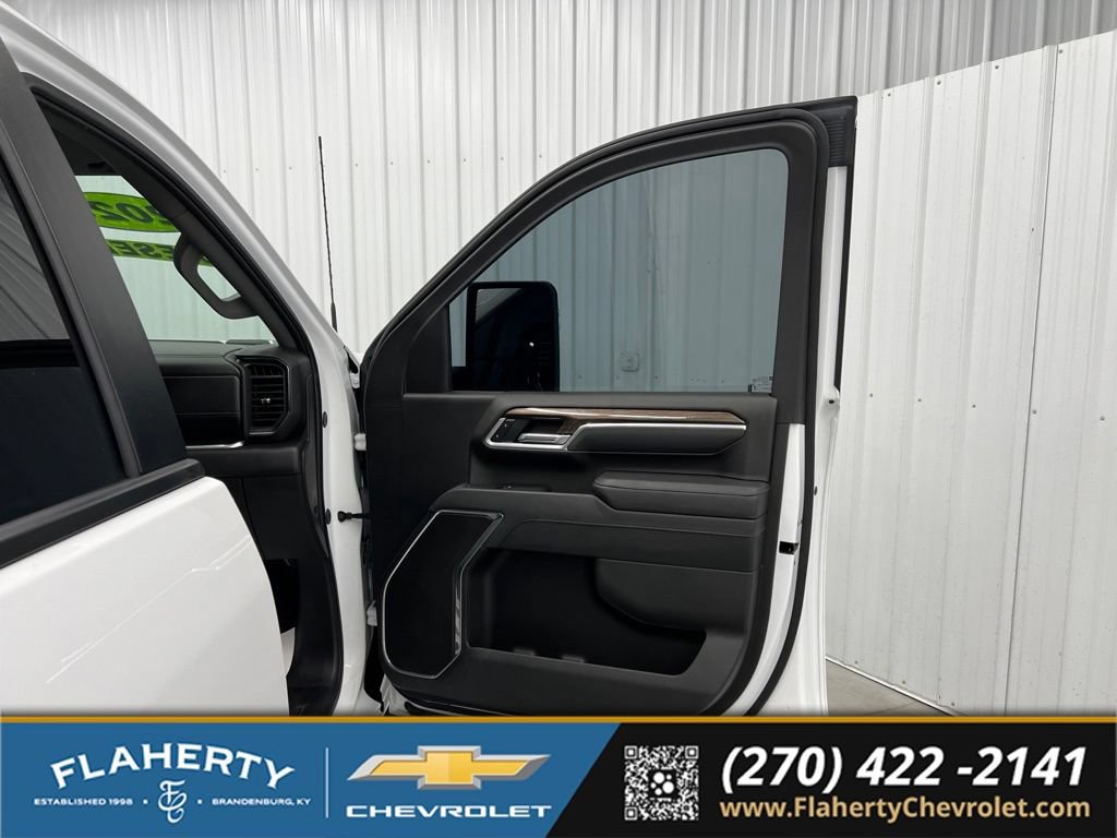 Used 2025 Chevrolet Silverado 2500 LT w/ Convenience Package AWD/4WD image 14