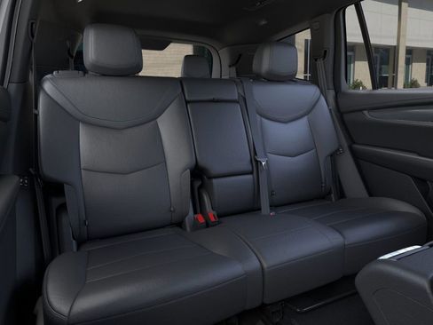 New 2025 Cadillac XT6 Luxury image 17