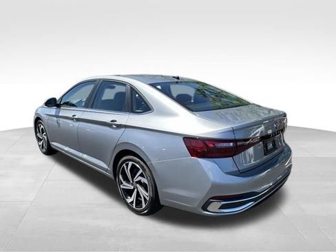 Used 2025 Volkswagen Jetta SEL FWD image 5
