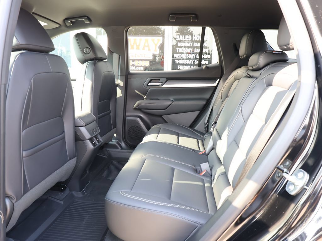 New 2027 GMC Terrain Elevation w/ Elevation Premium Package AWD/4WD image 25