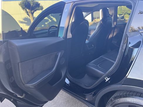 Used 2021 Tesla Model Y Performance image 26