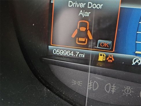 Used 2022 Ford Edge SEL image 25