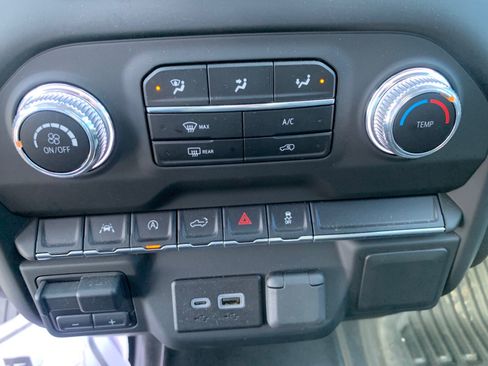 Used 2024 GMC Sierra 1500 Pro w/ Pro Value Package AWD/4WD image 14