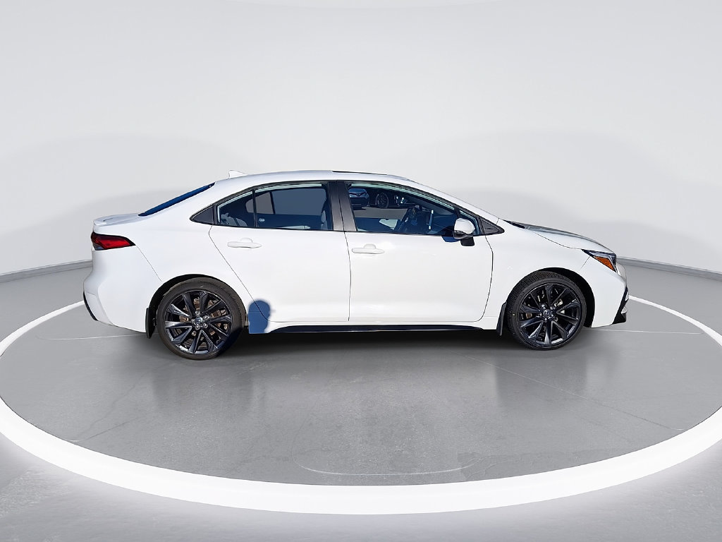 Certified 2025 Toyota Corolla SE w/ SE Premium Package FWD image 11