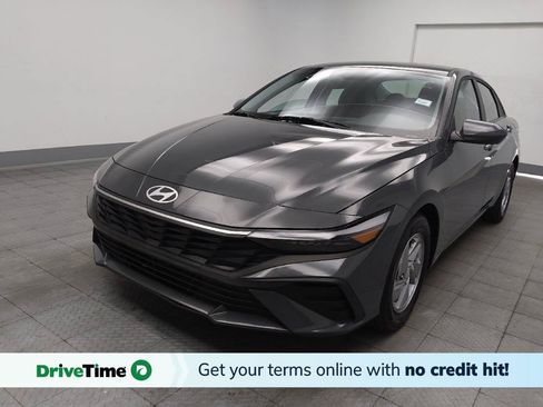 Used 2025 Hyundai Elantra SE FWD image 1