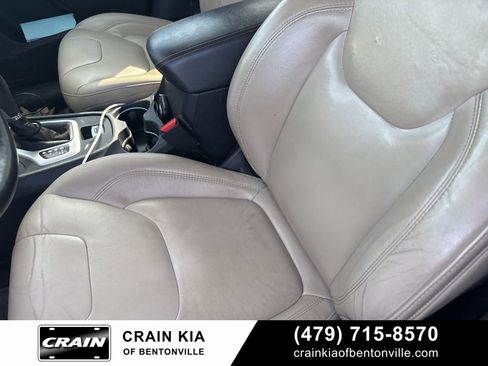 Used 2016 Jeep Cherokee Limited AWD/4WD image 15