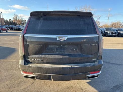 Used 2023 Cadillac Escalade Luxury image 9