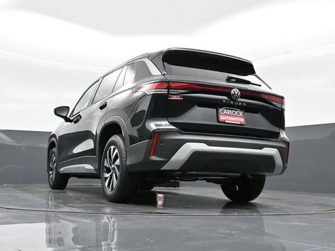 Used 2025 Volkswagen Tiguan S FWD image 37