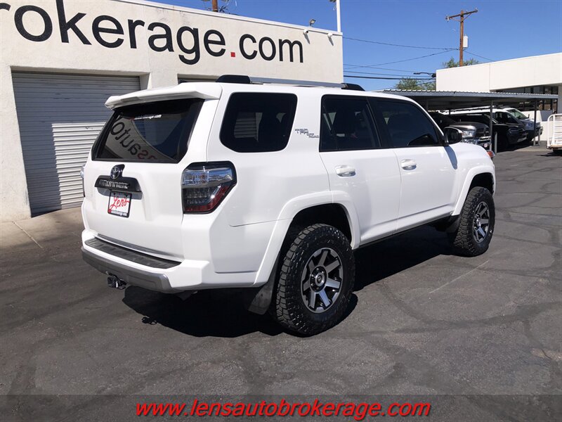Used 2017 Toyota 4Runner TRD Off-Road AWD/4WD image 8