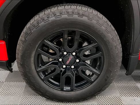 Used 2024 GMC Sierra 1500 Elevation w/ Preferred Package AWD/4WD image 10