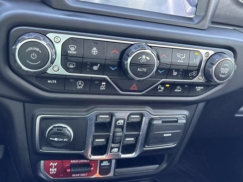 Used 2021 Jeep Gladiator Mojave AWD/4WD image 34