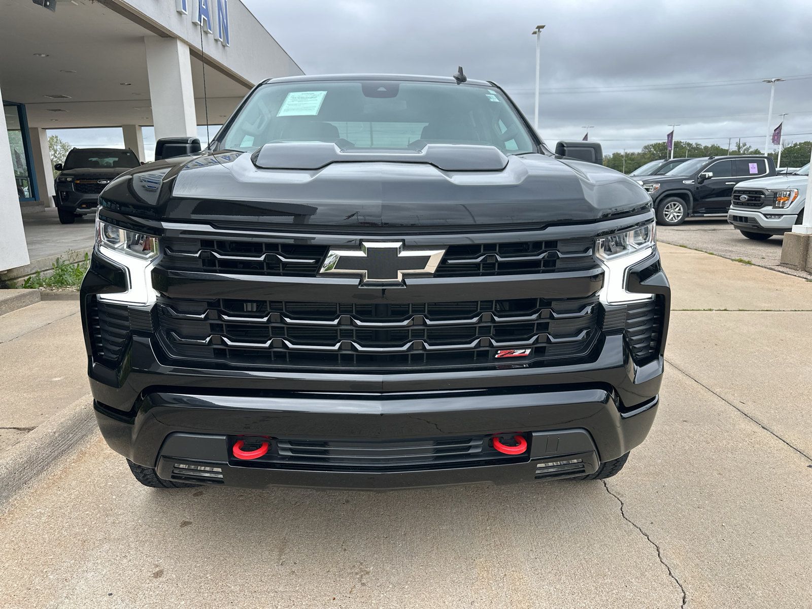 Used 2025 Chevrolet Silverado 1500 LT Trail Boss w/ Protection Package AWD/4WD image 14
