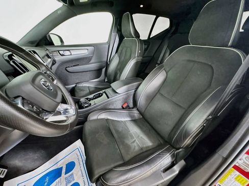 Used 2021 Volvo XC40 P8 Recharge w/ Advanced Package AWD/4WD image 19