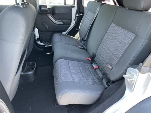 Used 2012 Jeep Wrangler Unlimited Sport AWD/4WD image 15