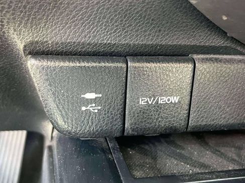 Used 2019 Toyota Camry SE FWD image 36