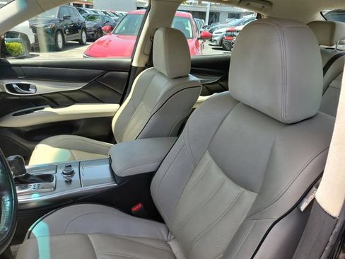 Used 2016 INFINITI Q70 3.7 RWD image 8