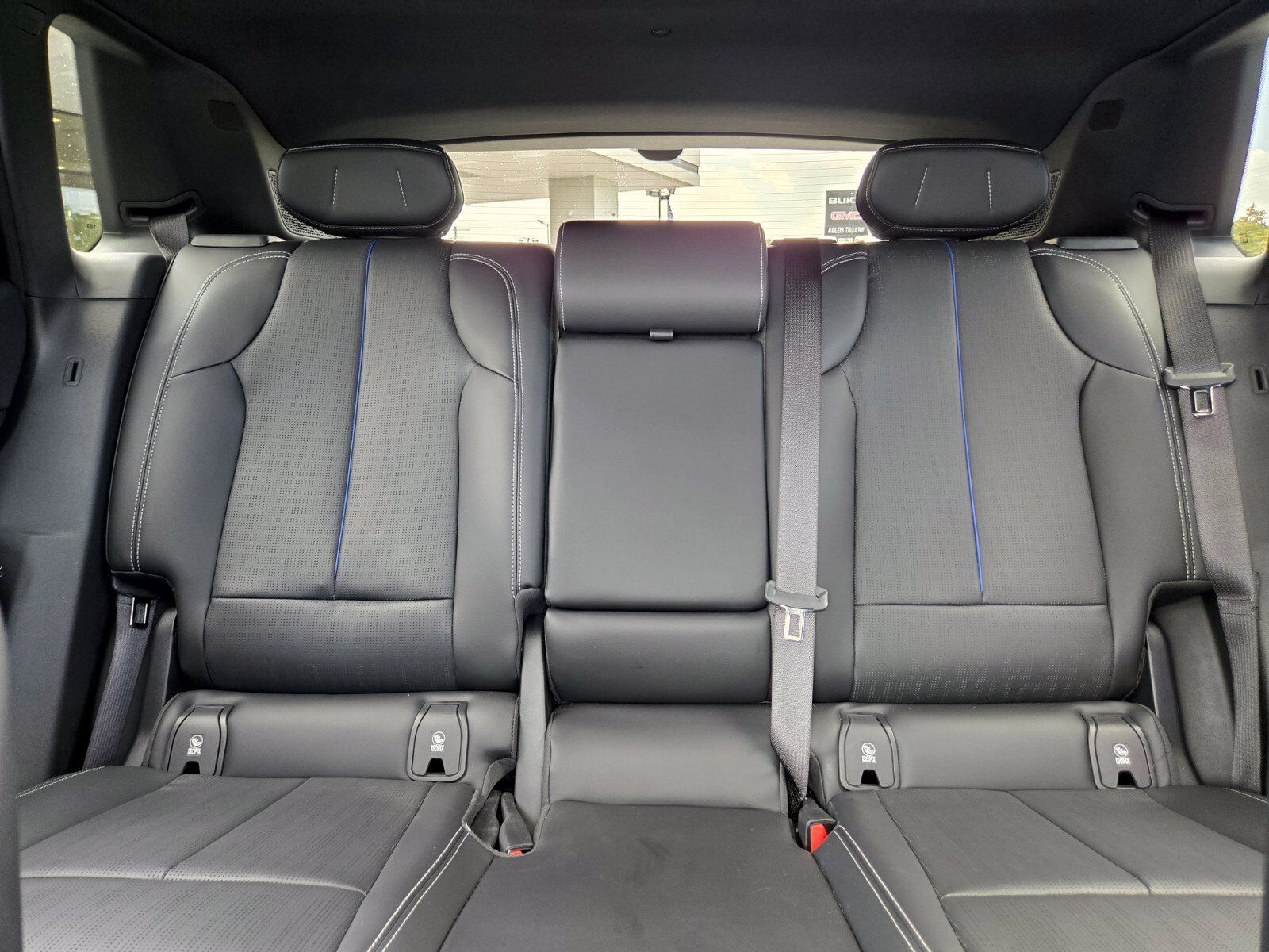 Used 2024 Cadillac Lyriq Luxury AWD/4WD image 11