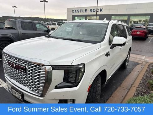 Used 2022 GMC Yukon XL Denali AWD/4WD image 1
