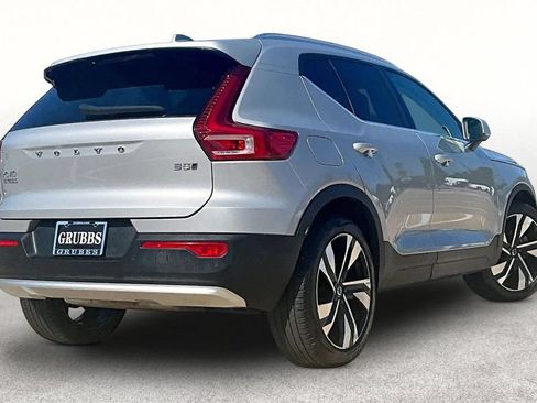 Certified 2024 Volvo XC40 B5 Plus w/ Protection Package Premier AWD/4WD image 2