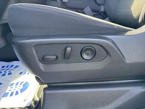 Used 2025 Chevrolet Silverado 2500 LT w/ Convenience Package image 17