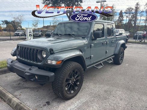 Used 2024 Jeep Gladiator Sport image 1