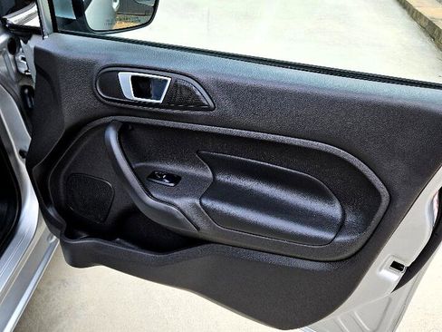 Used 2016 Ford Fiesta Titanium image 15