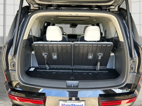 Used 2025 Hyundai Santa Fe Calligraphy image 12