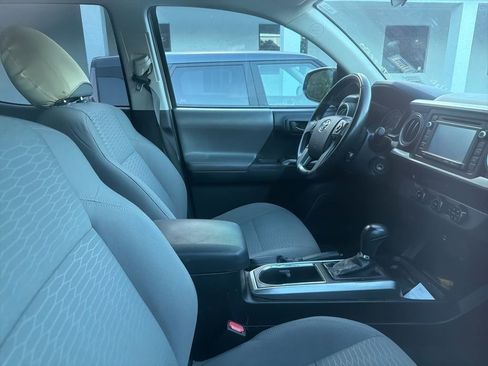 Used 2016 Toyota Tacoma SR5 image 2