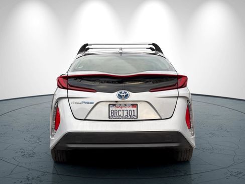 Used 2020 Toyota Prius Prime LE image 5