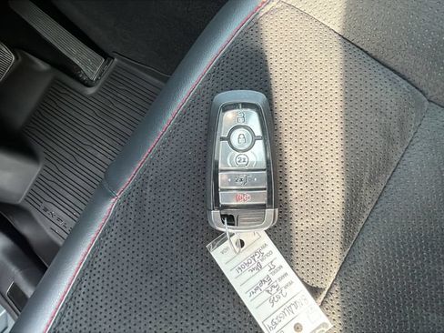Used 2025 Ford Explorer ST AWD/4WD image 24